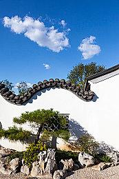 《古墓丽影三部曲重制版》劳拉性感海报是意外删除 下次更新恢复